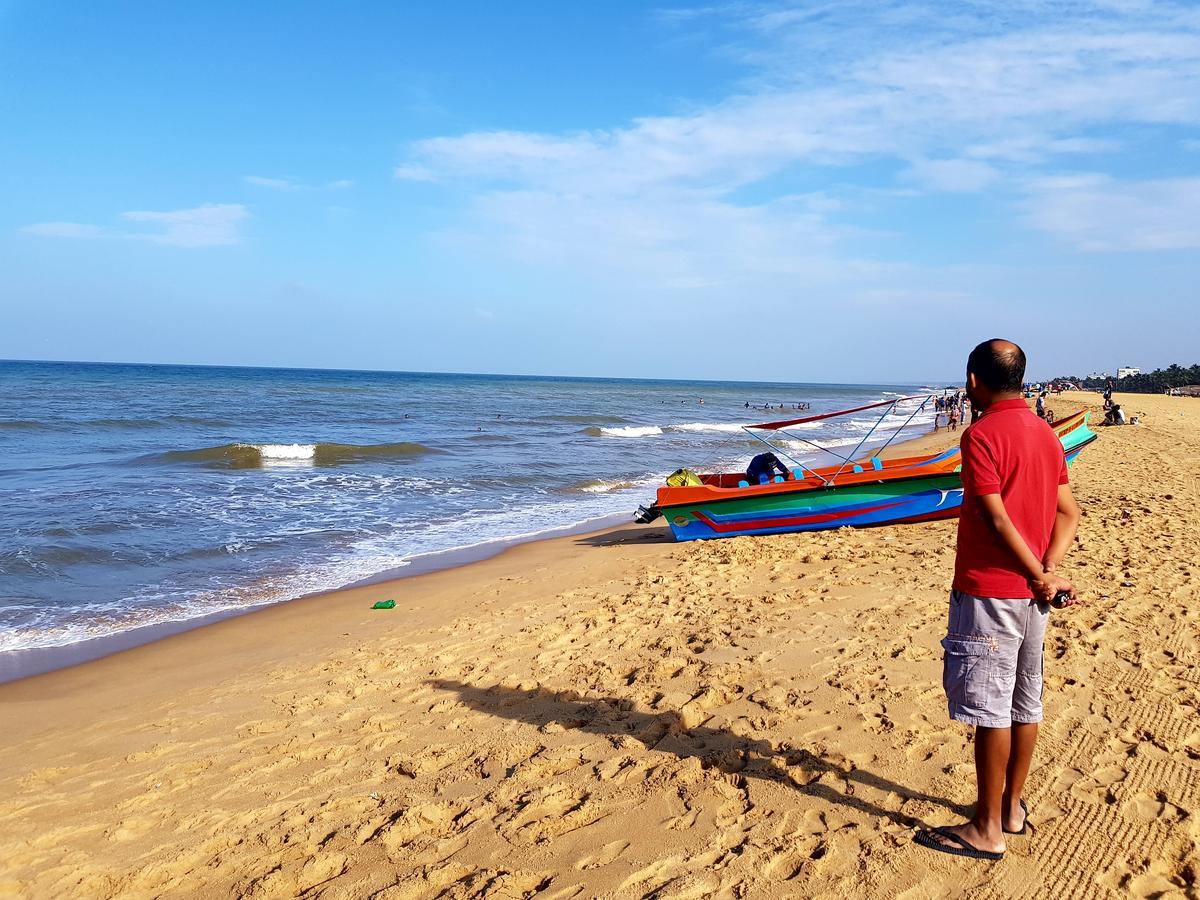 Oasis Beach Hotel Negombo Extérieur photo