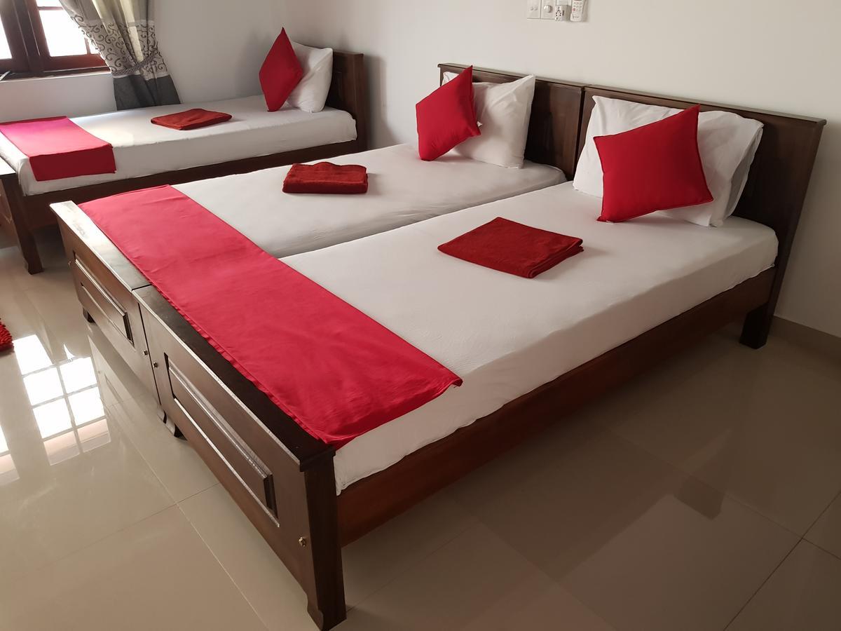 Oasis Beach Hotel Negombo Extérieur photo
