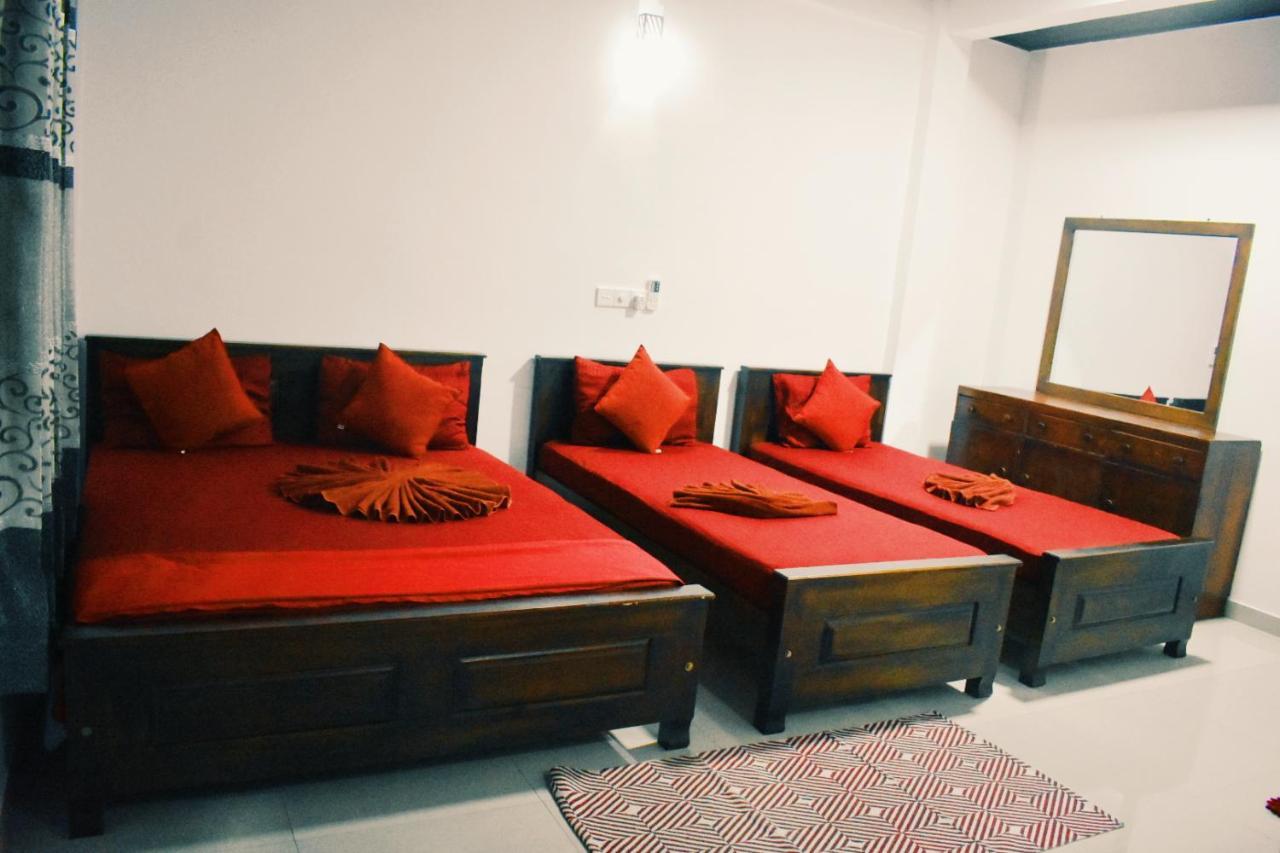 Oasis Beach Hotel Negombo Extérieur photo